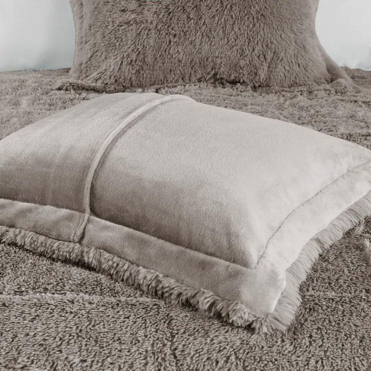 Intelligent Design Malea Shaggy Faux Fur Comforter Mini Set