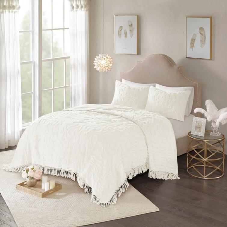 Madison Park Laetitia Tufted Chenille Cotton Medallion Fringe Coverlet Set