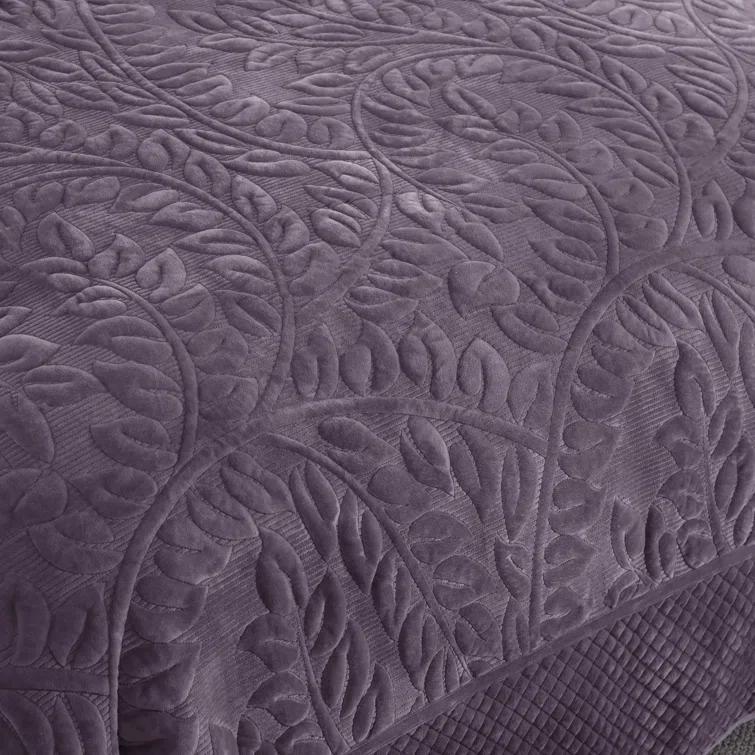 MarCielo Marcielo Oversized Embroidered Velvet Quilt Set With 2 Pillow Shams