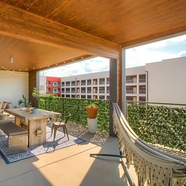 GreenSmart Dekor 30'' H x 98'' W Polyethylene Plastic