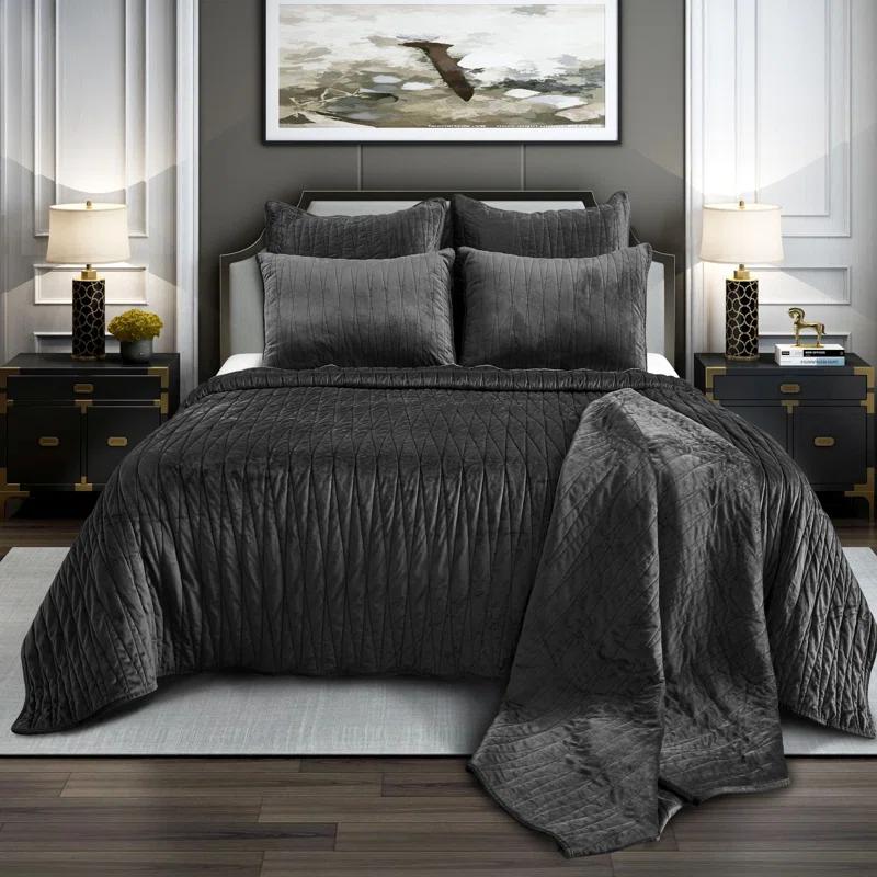 Brielle Premium Modern & Contemporary Velvet Quilt Set