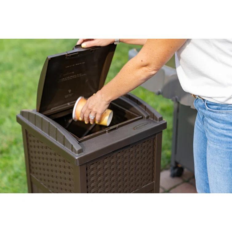 Suncast Suncast 33 Gallon Manual Lift Trash Hideaway Container