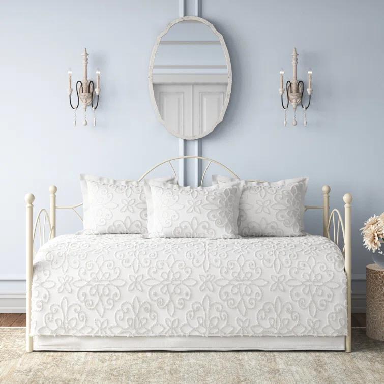 Kelly Clarkson Home Emberly 5 Piece Tufted Cotton Chenille Daybed Set