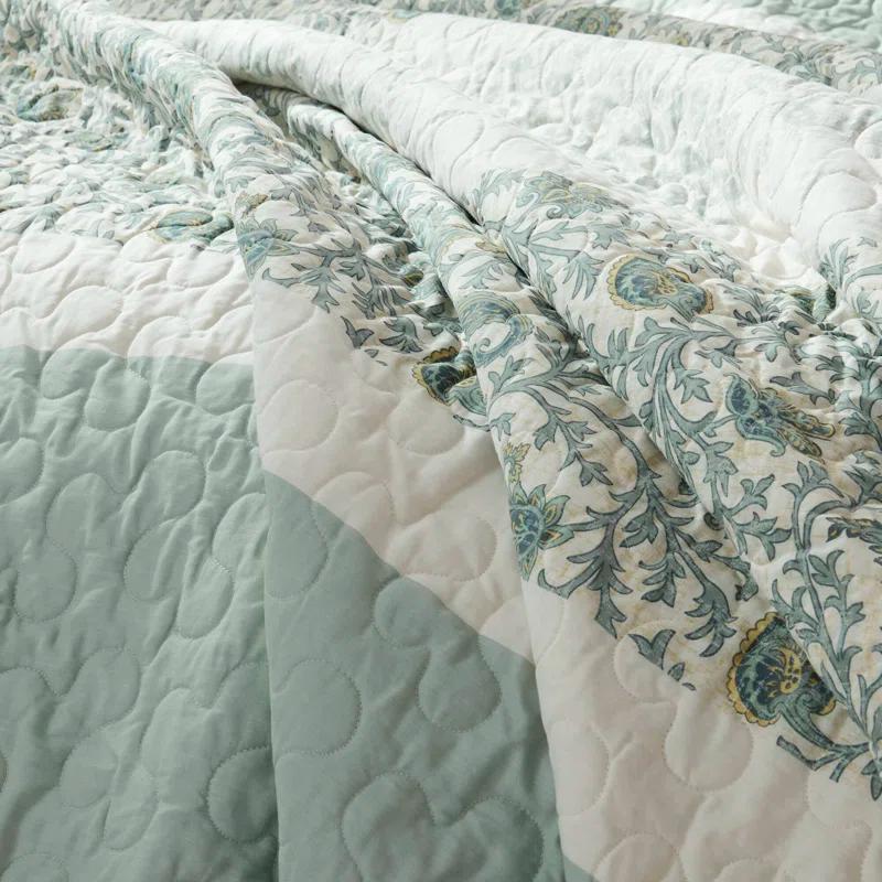 Madison Park Dawn 6 Piece Cotton Percale Quilt Set with Throw Pillows