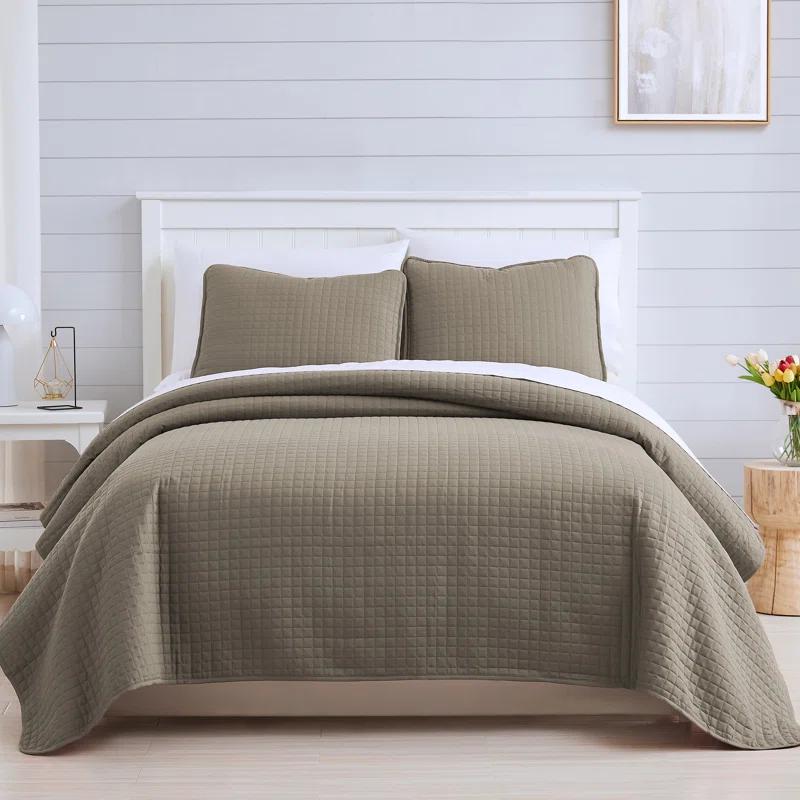 SouthShore Fine Linens Vilano Springs ® Oversized, Light-Weight Hotel Quality Quilt Set with Matching Shams