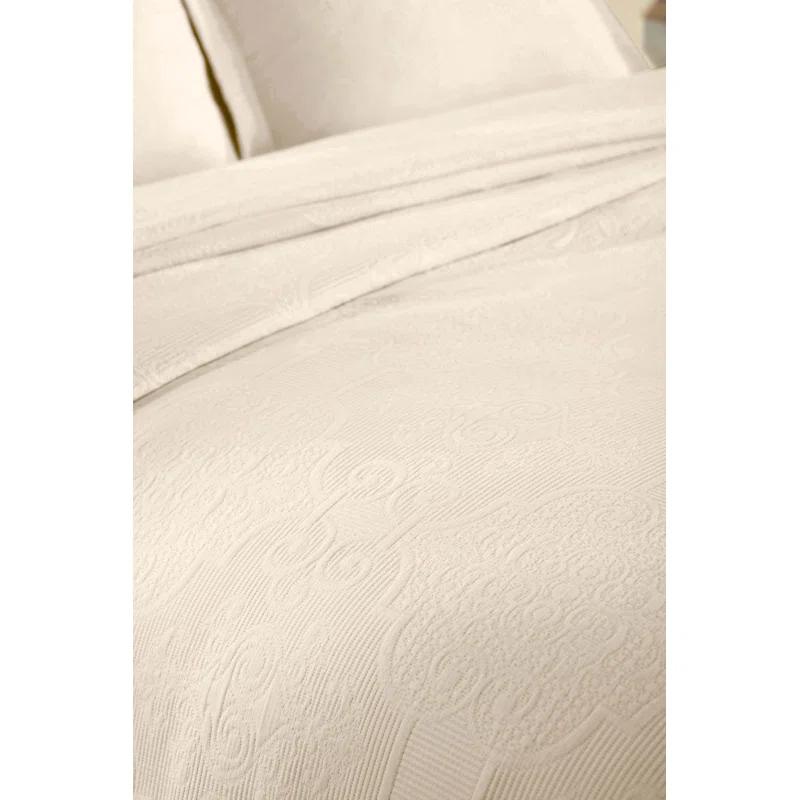 Superior Superior Florin Matelasse Jacquard Scrolling Medallion Cotton Bedspread Set With Pillow Shams