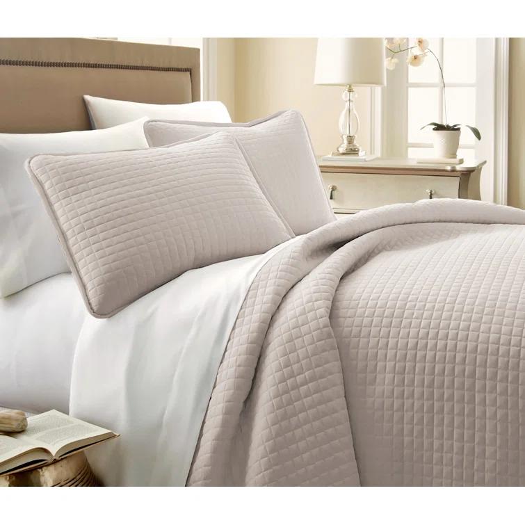 SouthShore Fine Linens Vilano Springs ® Oversized, light-weight Hotel Quality Quilt Set with matching shams