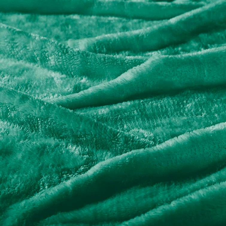 Superior Superior Solid Polyester Reversible All-Season Fleece Throws Blanket