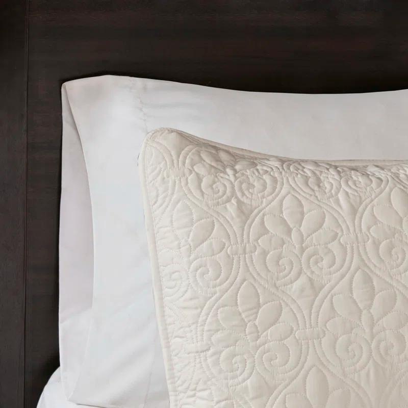 Madison Park Quebec Reversible Quilt Set