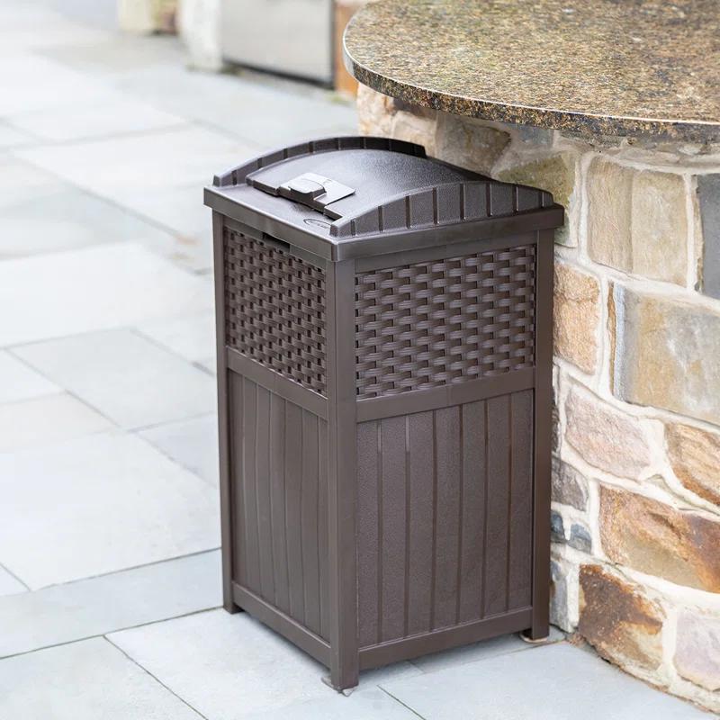 Suncast Suncast 33 Gallon Manual Lift Trash Hideaway Container