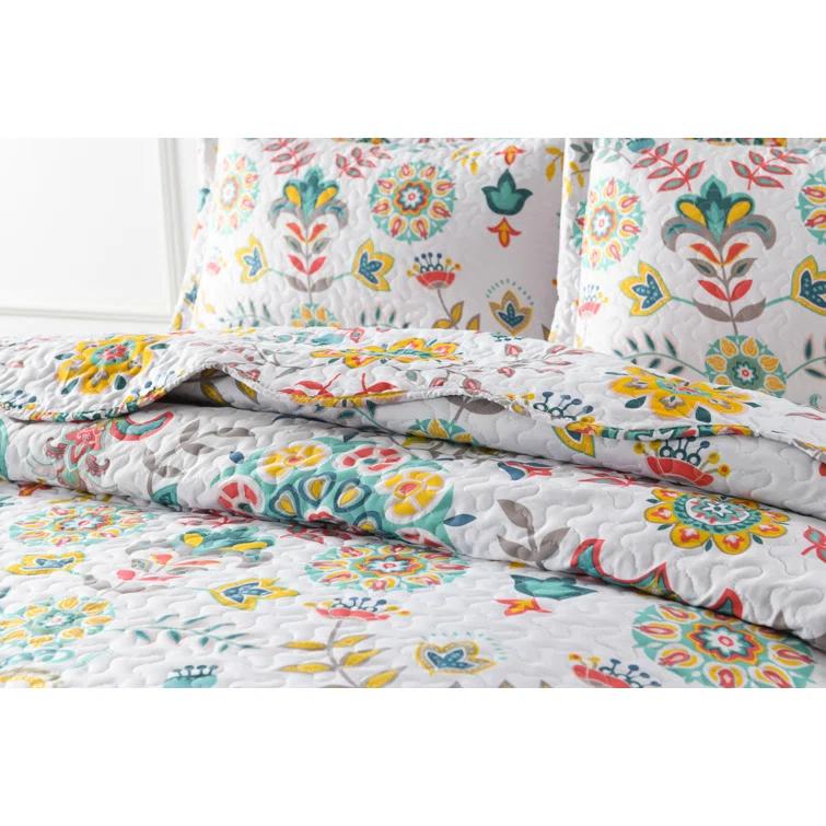 MarCielo Bohemian Floral Quilt Set