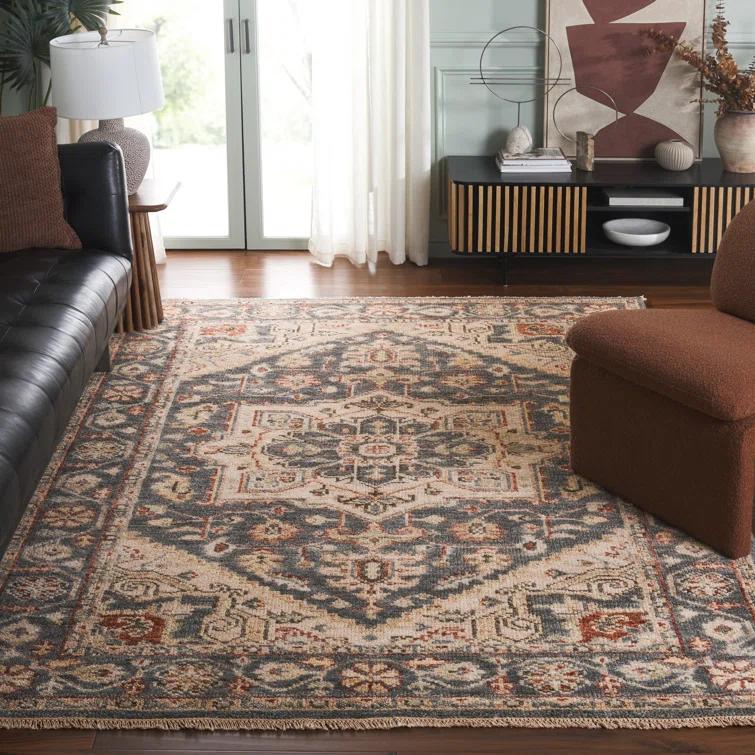 Safavieh Oriental Hand Knotted Wool Oriental Rug