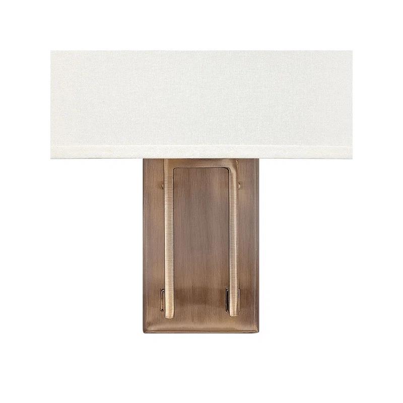 Hinkley Hampton 2-Light 60W Wall Sconce