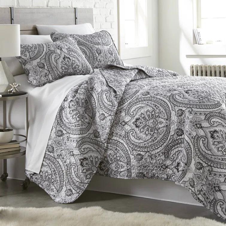 SouthShore Fine Linens Pure Melody Oversized Light-weight Paisley Quilt Set with matching shams