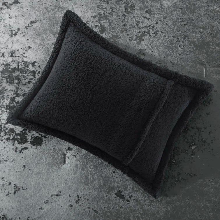Intelligent Design Mira Crushed Velvet Sherpa Reversible Comforter Set