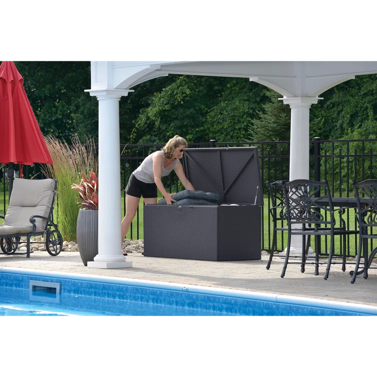 Arrow 134 GALLON DECK BOX 134 GALLON