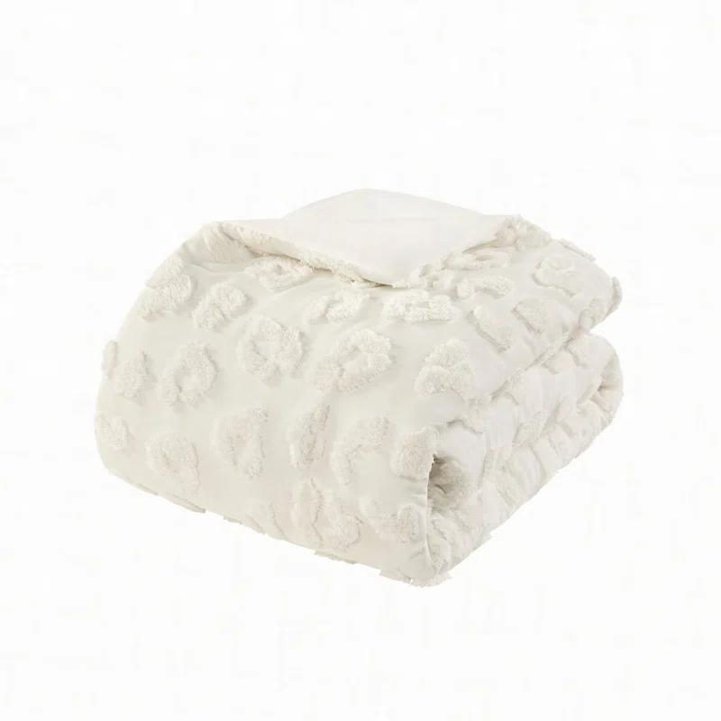 Intelligent Design Larissa Animal Chenille Comforter Set
