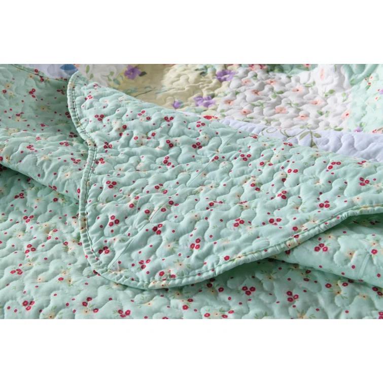 MarCielo Floral Quilt Set