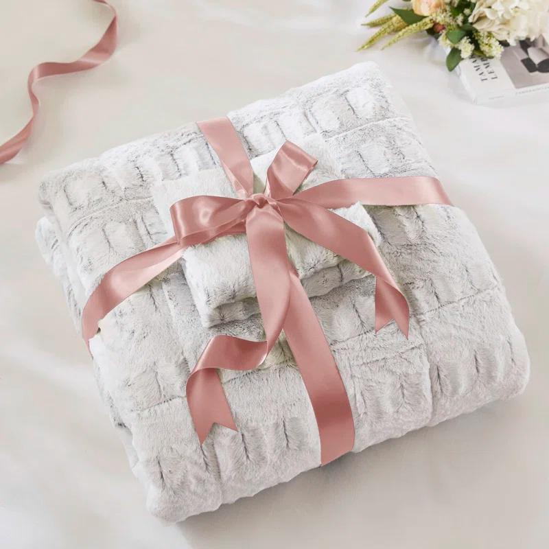 Gia Back Print Long Fur Comforter Mini Set