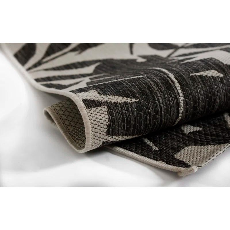 Novogratz Villa Floral Gray/White Indoor / Outdoor Area Rug