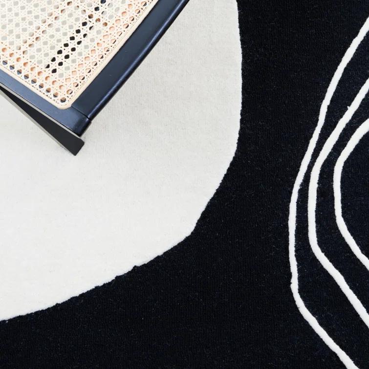 Felipe Handmade Wool Ivory/Black Rug