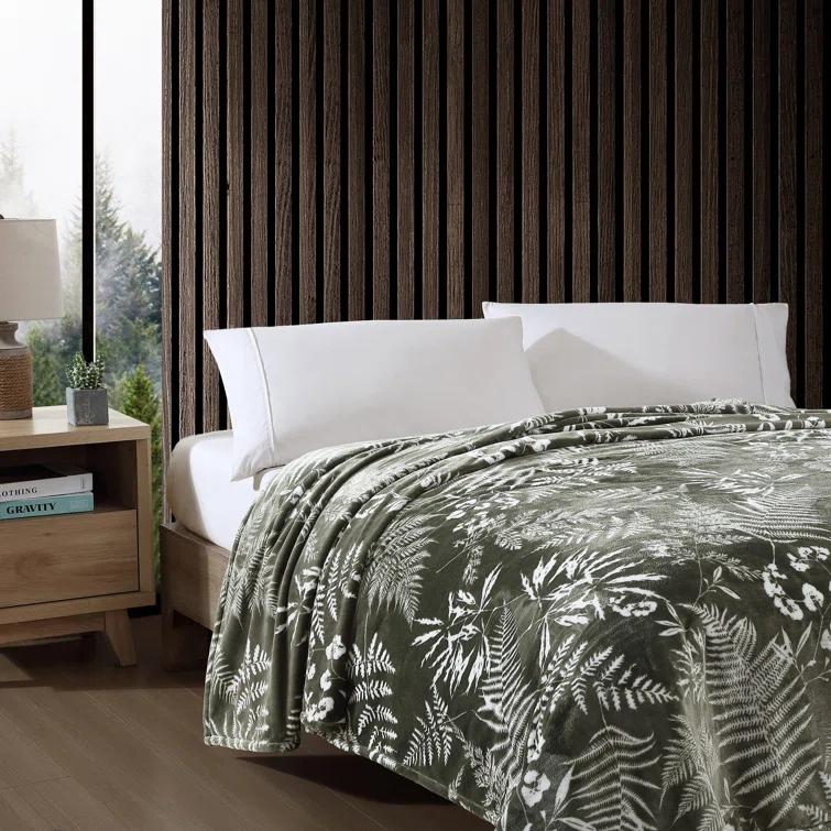 Eddie Bauer Eddie Bauer Printed Ultra Soft Plush Fleece Reversible Blanket