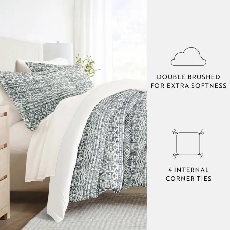 IEnjoy Home 8-Piece Reversible Bedding Bundle - Patterned Duvet Cover, Comforter Insert and Solid Sheet Set
