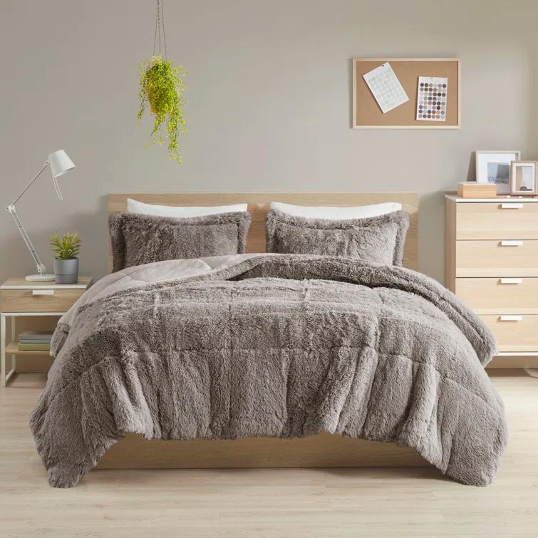 Intelligent Design Malea Shaggy Faux Fur Comforter Mini Set