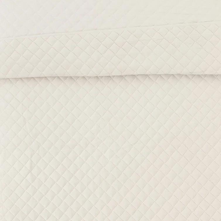 Royal Velvet Diamond Velvet Quilt Set