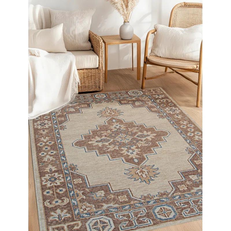 Bungalow Rose Exquisite Kiran Hand Knotted Wool Rug