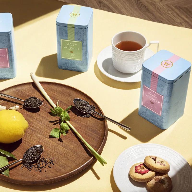 Wedgwood Intaglio 16 Piece Bone China Dinnerware Set - Service for 4