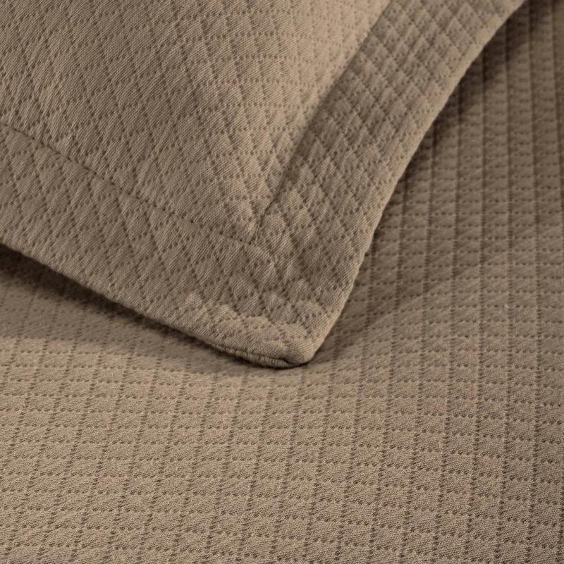 Superior Superior Solitaire Waffled Matelassé Bedspread Set with Shams
