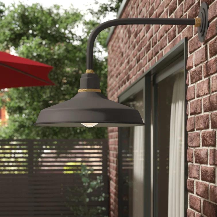 Hinkley Foundry Classic Aluminum Straight Arm Outdoor Barn Light