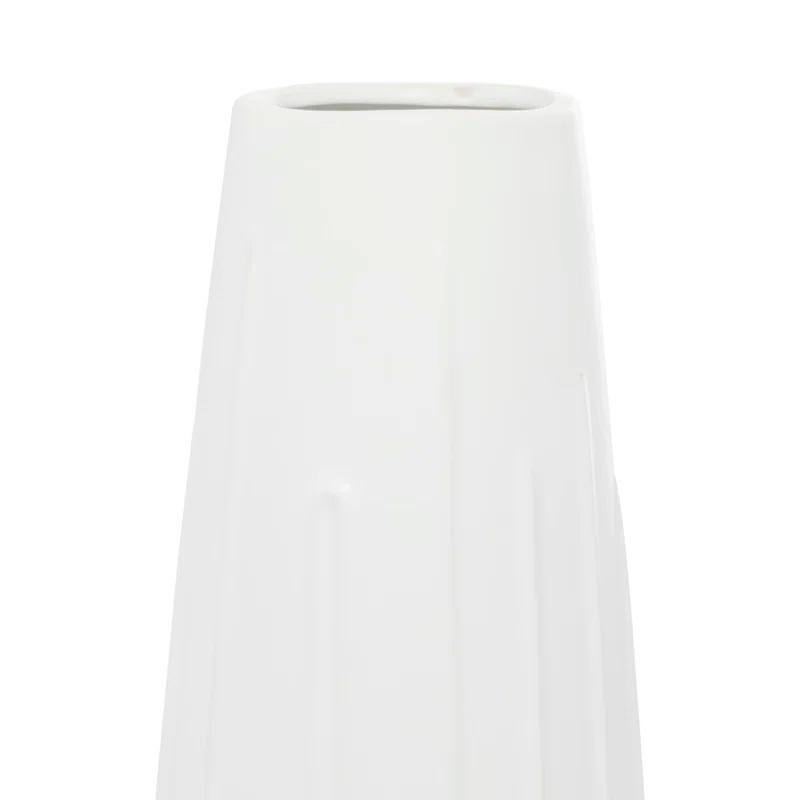 CosmoLiving by Cosmopolitan Cosmoliving By Cosmopolitan White Ceramic Contemporary Vase
