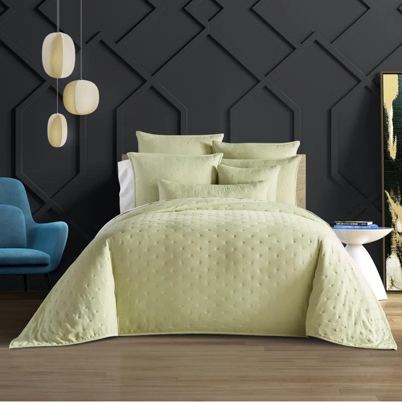 Five Queens Court Vito Quilt Set
