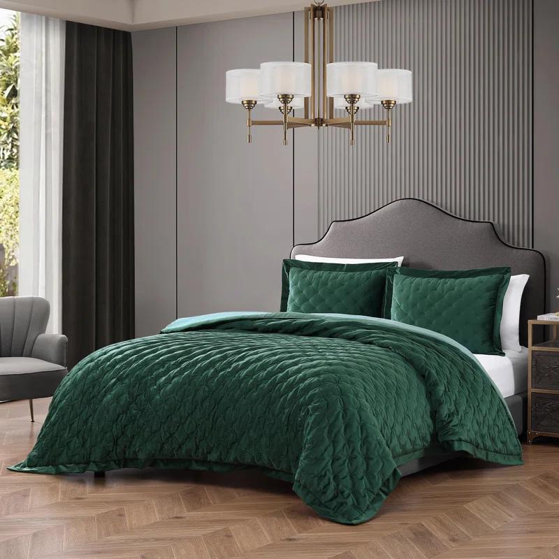 BeBeJan Bebejan 3 Piece Velvet Comforter Set