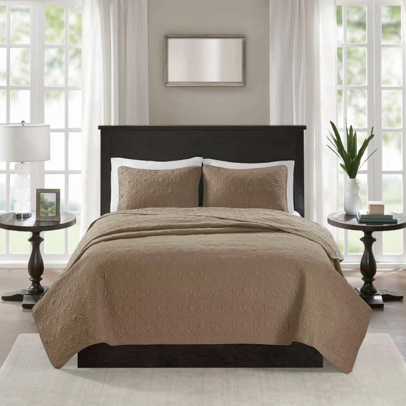 Madison Park Quebec Reversible Quilt Set