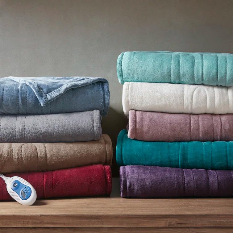 Beautyrest Heated Plush Oversized Throw