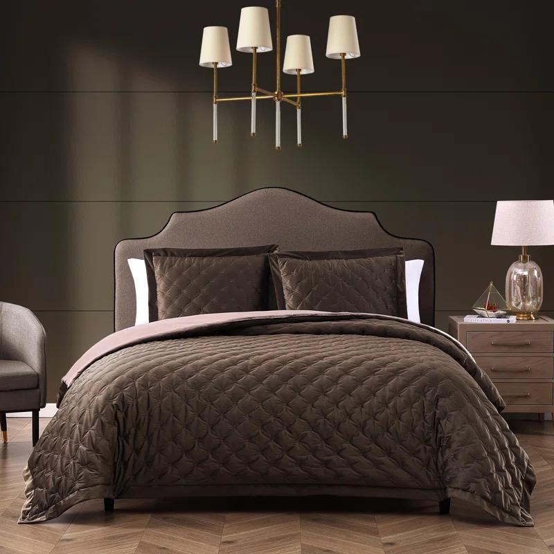 BeBeJan Bebejan 3 Piece Velvet Comforter Set