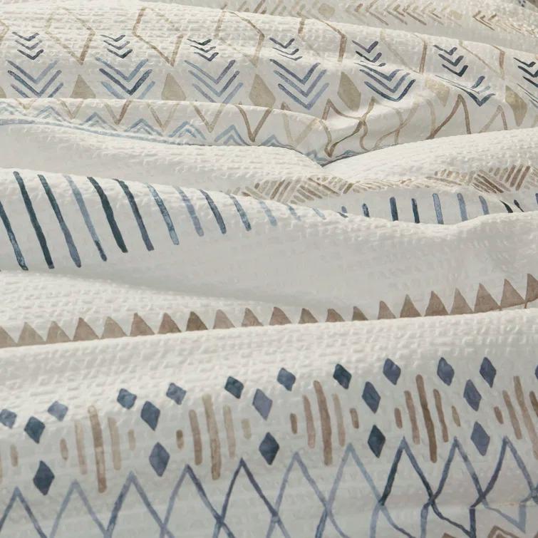 Madison Park Fraser 5 Piece Printed Seersucker Comforter Set with Throw Pillows