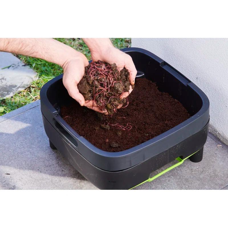 Riverstone Industries 6 Gallons Plastic Odor Resistant Worm Bin