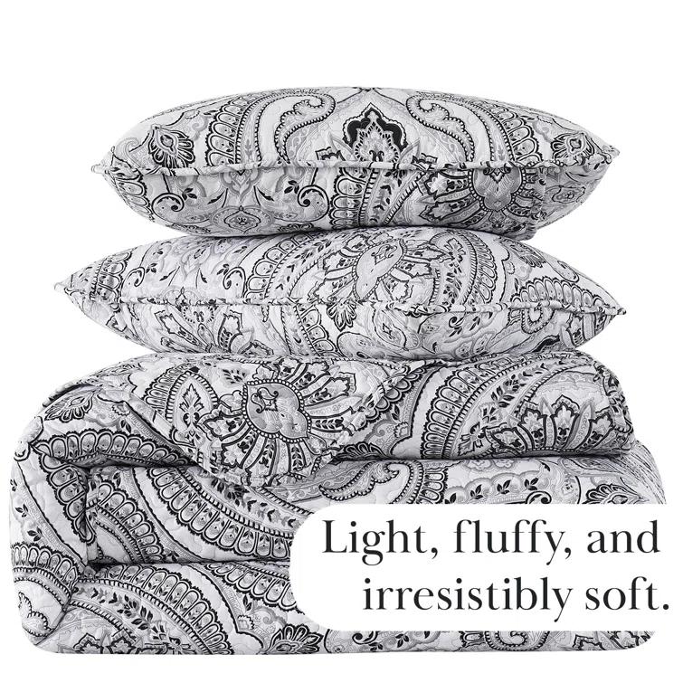 SouthShore Fine Linens Pure Melody Oversized Light-weight Paisley Quilt Set with matching shams