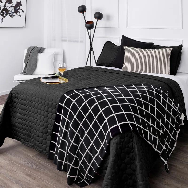 SouthShore Fine Linens Southshore Fine Linens Lightweight Oversized Reversible Quilt Set with shams