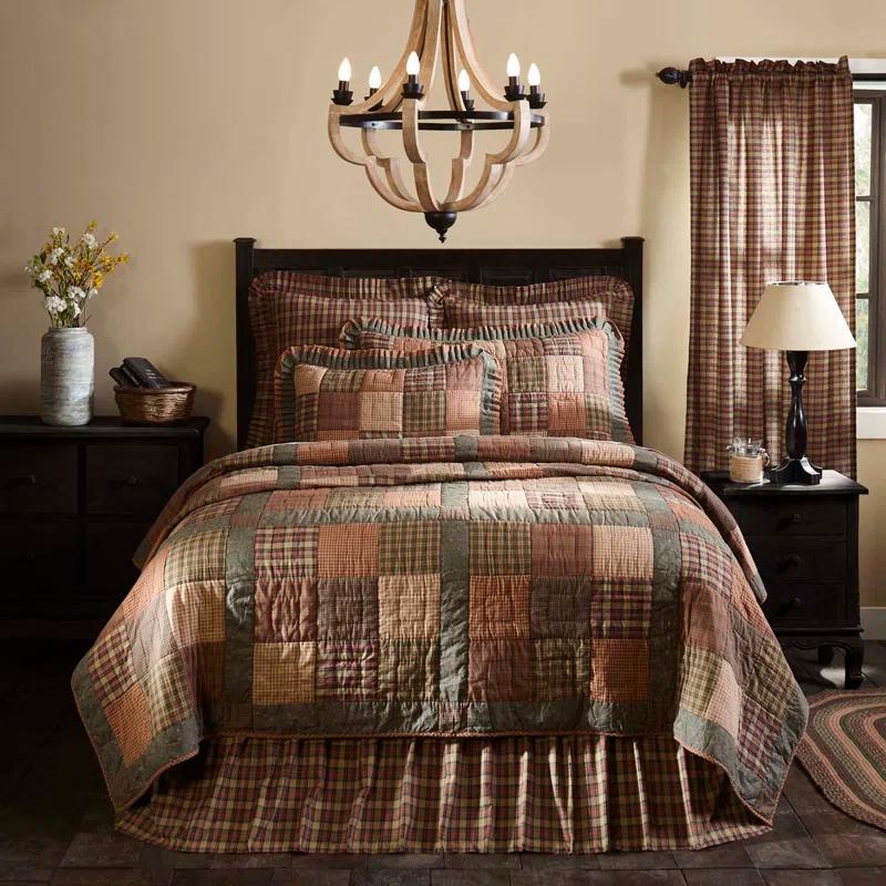 VHC Brands Crosswoods Farmhouse / Country Cotton Patchwork Quilt