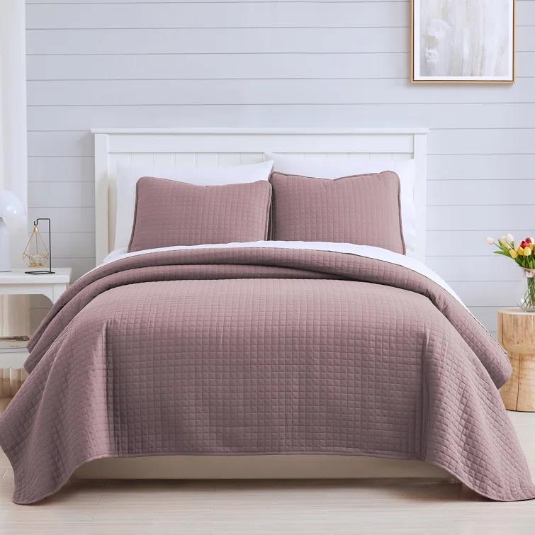 SouthShore Fine Linens Vilano Springs ® Oversized, Light-Weight Hotel Quality Quilt Set with Matching Shams