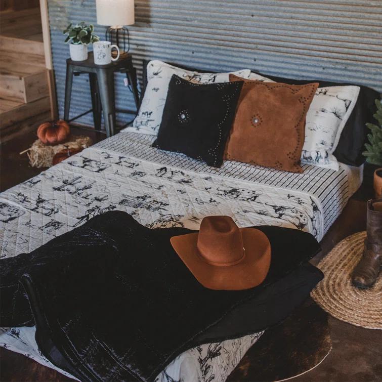 Paseo Road by HiEnd Accents Ranch Life White/Black Cotton Reversible Western Rustic Farmhouse 3 Piece Quilt Set
