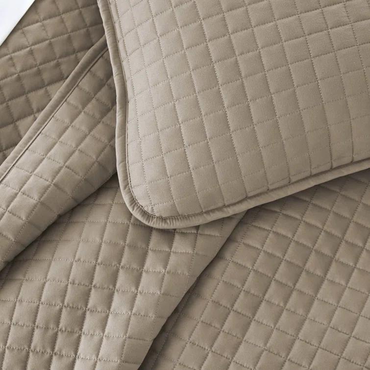 SouthShore Fine Linens Vilano Springs ® Oversized, light-weight Hotel Quality Quilt Set with matching shams