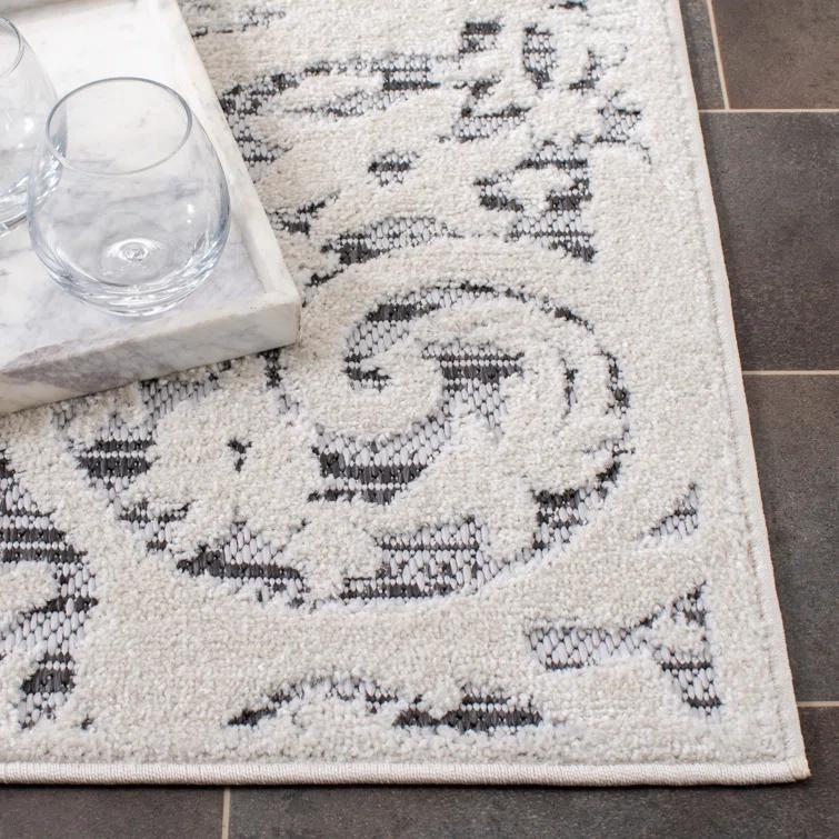 Kelly Clarkson Home Jake Oriental Ivory/Gray Indoor / Outdoor Area Rug