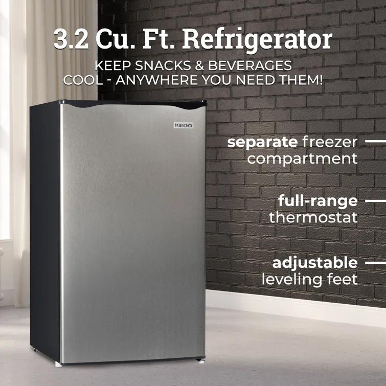 Igloo Igloo 3.2 Cubic Feet Freestanding Mini Fridge with Freezer