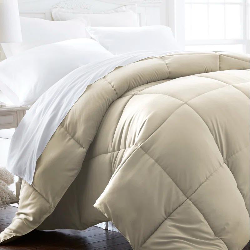 Becky Cameron Becky Cameron Lightweight All Season Down Alternative Comforter